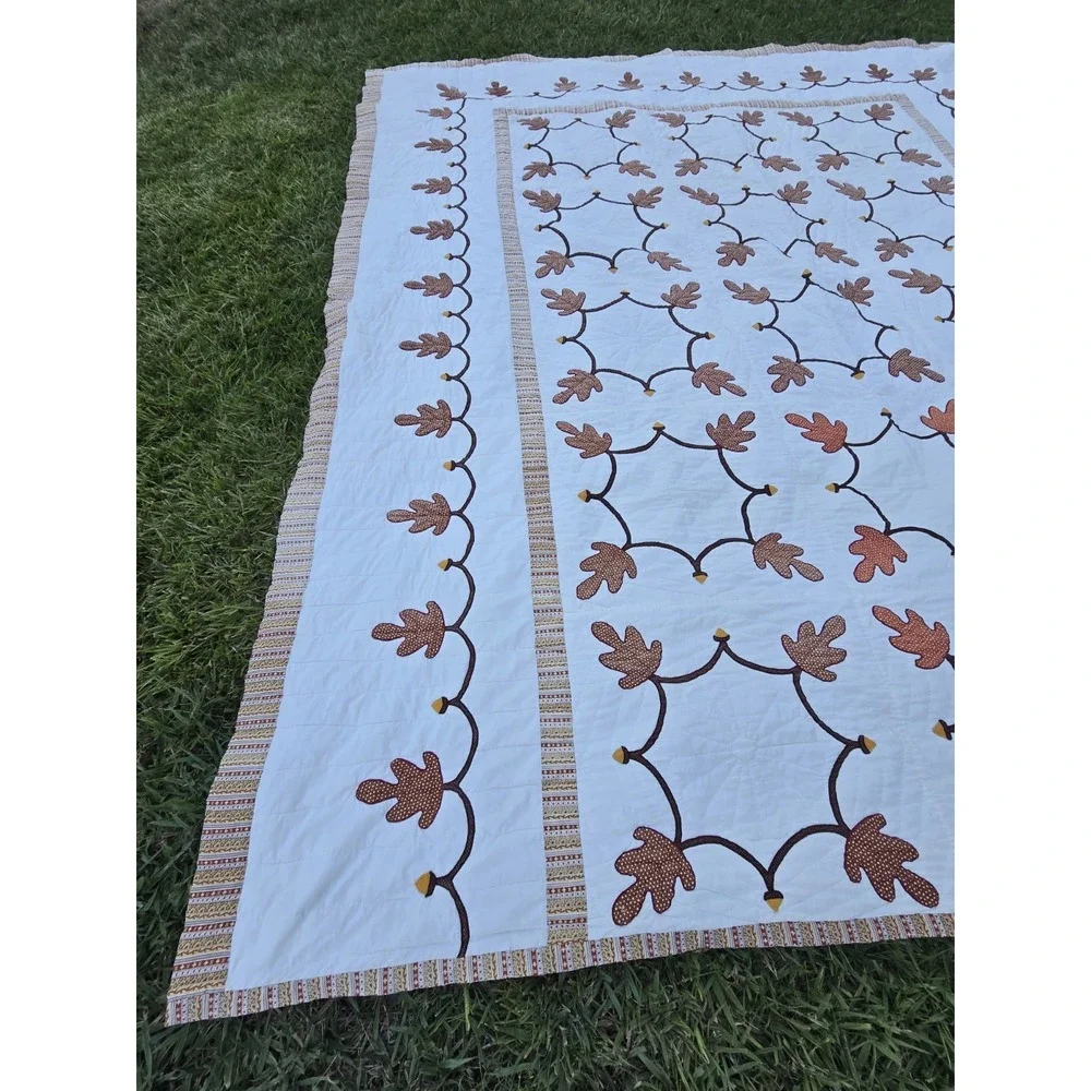 Vintage Handmade Oak Leaf Acorn Quilt White Brown Rust Cotton Bedspread 96x80